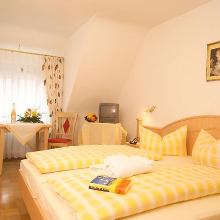 Gasthaus-Pension Zum Kreuz Stuhlingen Dış mekan fotoğraf