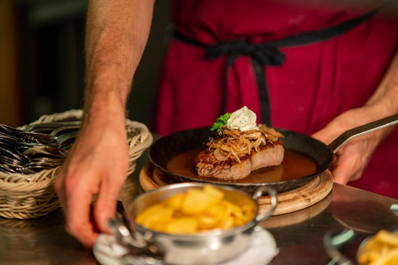 Gasthaus-Pension Zum Kreuz Stuhlingen Dış mekan fotoğraf