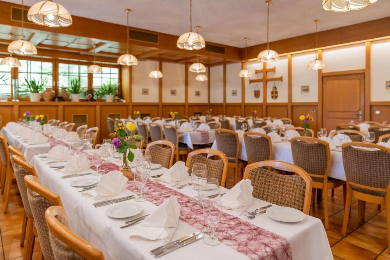 Gasthaus-Pension Zum Kreuz Stuhlingen Dış mekan fotoğraf