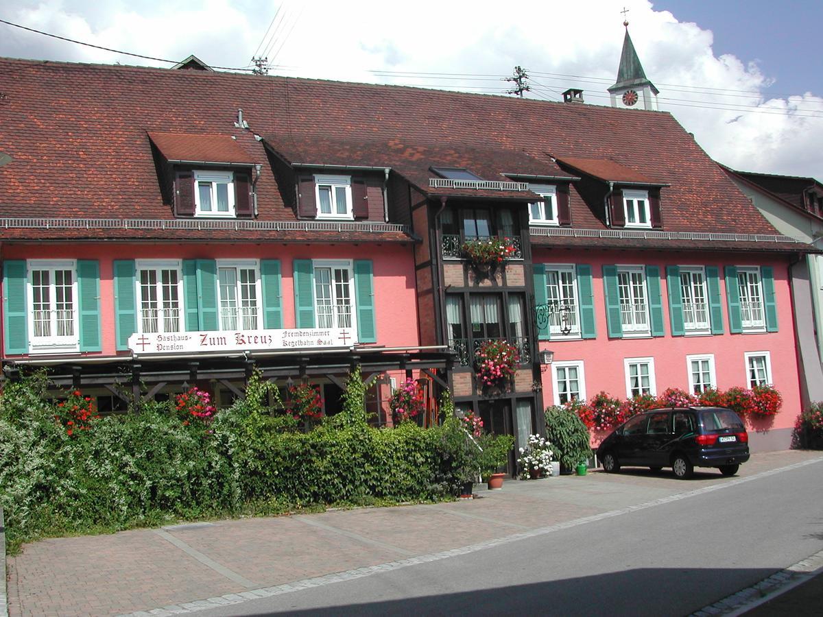 Gasthaus-Pension Zum Kreuz Stuhlingen Dış mekan fotoğraf